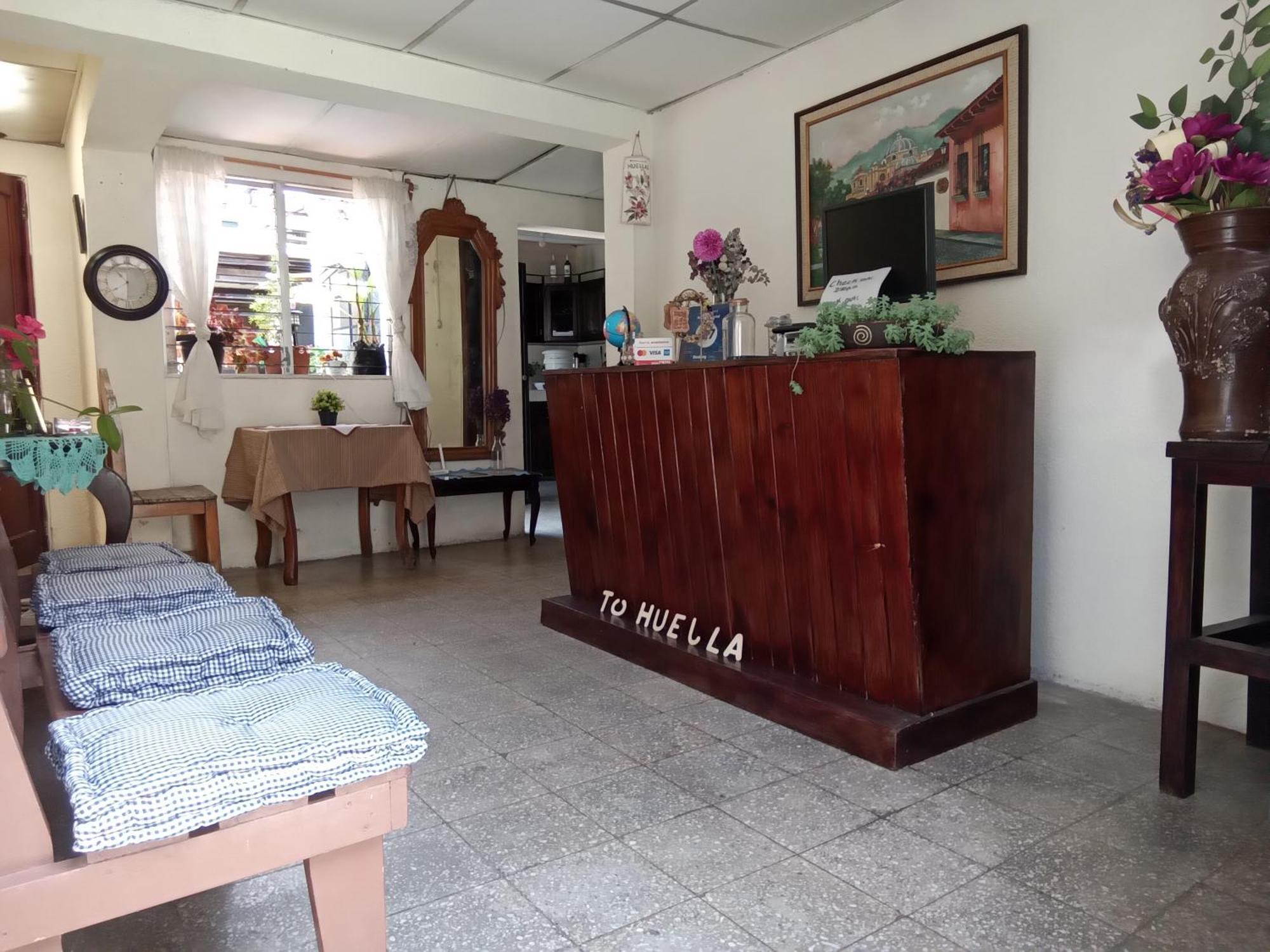 Huellas Hostal Antigua Exterior foto
